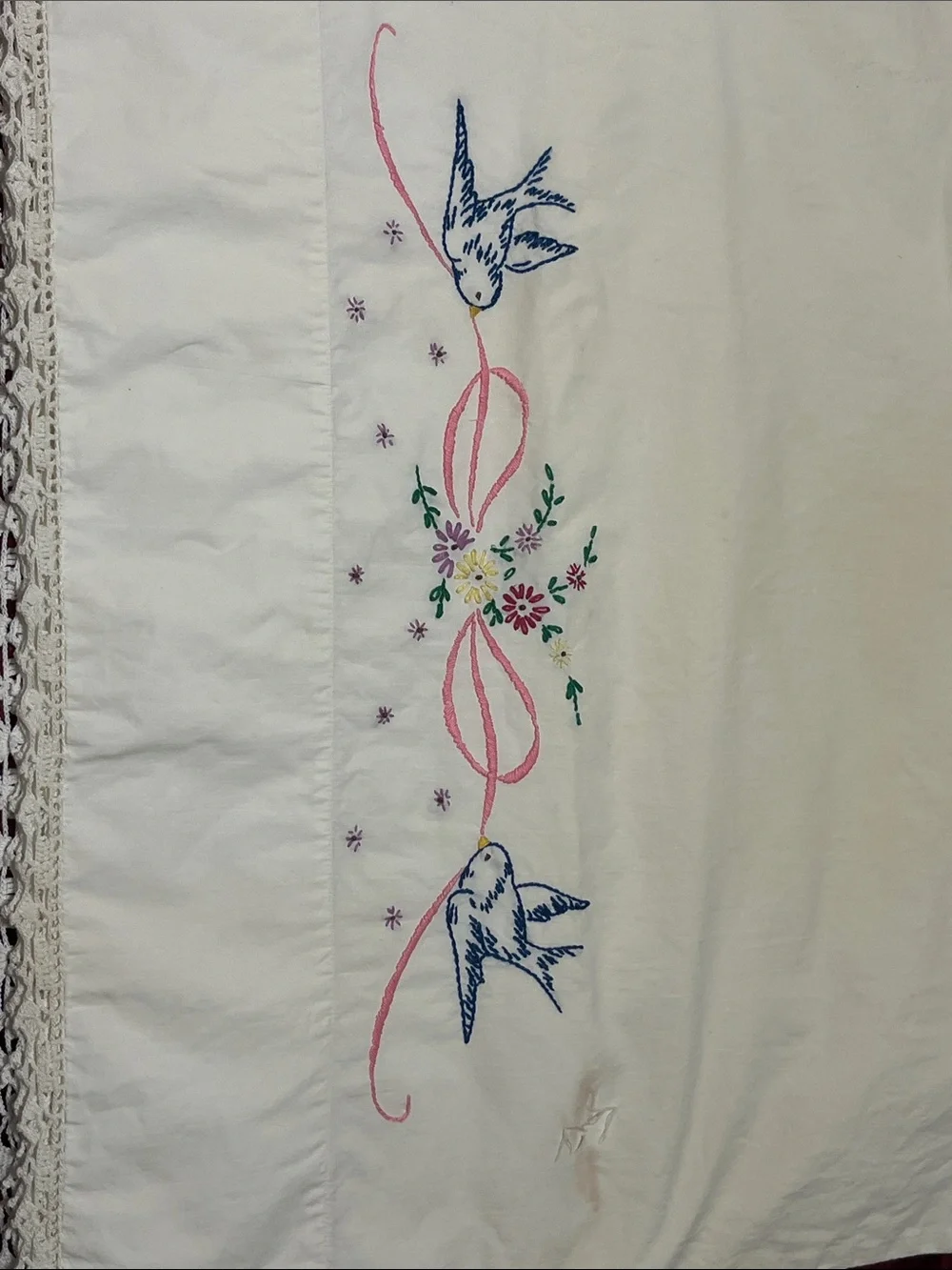 VTG-Hand-embroidered-Queen Pillowcases, Bluebirds,Ribbon & Floral Motif-Crochet